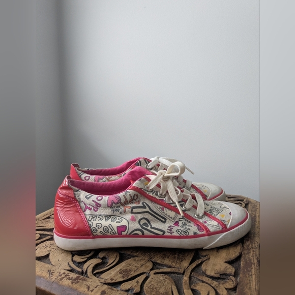 Coach Y2K Sneakers Barrett Poppy Graffiti Heart  w Hot pink trim - Size 8.5 - Picture 1 of 8